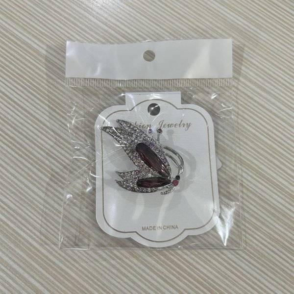81Jw8kM-ZlL._AC_SL1500 Vintage Rhinestone Crystal Inlaid Butterfly Brooch Women Girls Party Elegant Insect Enamel Pins(Purple)